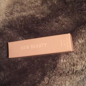KKW concealer shade 1